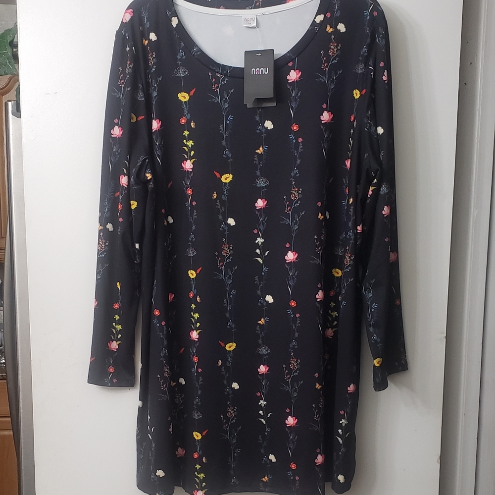 Nanu Black Floral Tunic Size 2X NWT